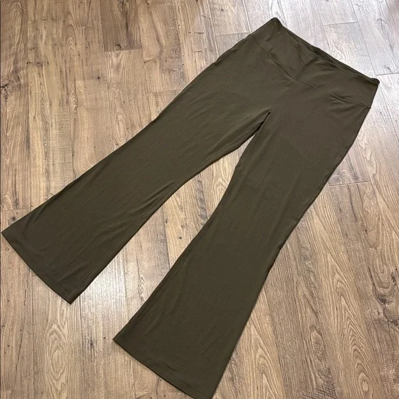 Lululemon Groove Super-High-Rise Flared Pant Nulu size 16 green - Picture 4 of 9